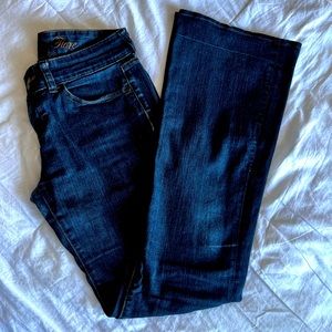 Like New Classic GAP Flare Jeans